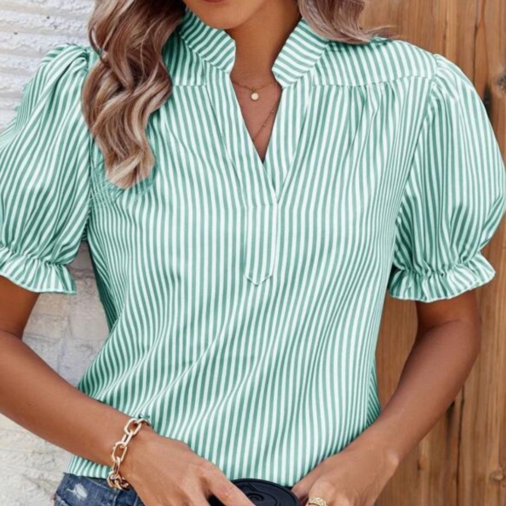 NWT Green Striped short sleeve Top - Picture 3 of 5
